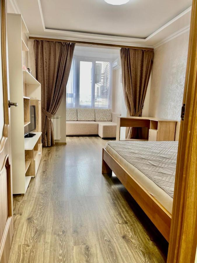 Atlant Luxury Family Apart Поряд З Тц Депот, Безконтактне Заселення Chernivtsi Exterior foto