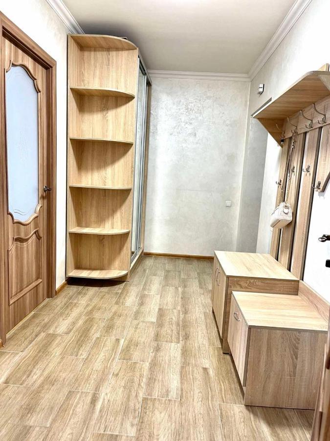 Atlant Luxury Family Apart Поряд З Тц Депот, Безконтактне Заселення Chernivtsi Exterior foto