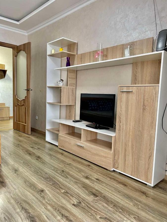 Atlant Luxury Family Apart Поряд З Тц Депот, Безконтактне Заселення Chernivtsi Exterior foto